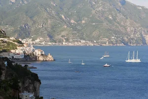 Amalfi Coast Private Cars image