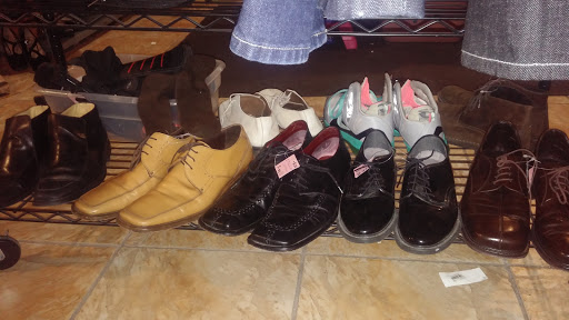 Thrift Store «Thrifty Nickel Tampa Thrift Store Re-Sale», reviews and photos, 7706 W Hillsborough Ave, Tampa, FL 33615, USA