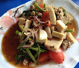ร้านส้มตำเจ้กุหลาบ ชื่อนี้มีแต่ของหมด photo