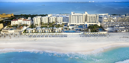 Hotels for large families Cancun