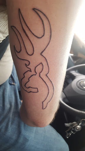 Tattoo Shop «Mystic Marks Tattoo Co», reviews and photos, 316 N LBJ Dr, San Marcos, TX 78666, USA