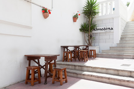 Almedina Cafe Bar C. Almedina, 3, 11380 Tarifa, Cádiz, España