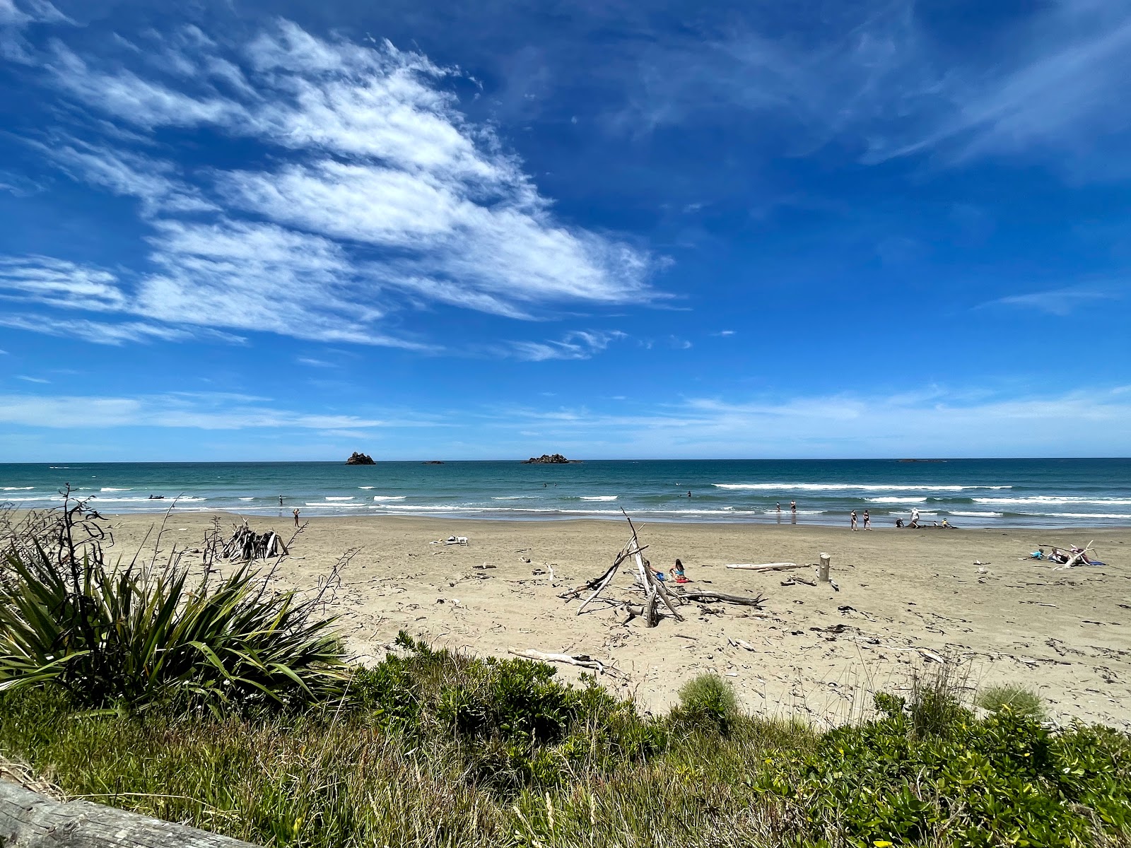 Φωτογραφία του Kairakau Beach με επίπεδο καθαριότητας εν μέρει καθαρό
