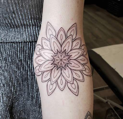 Tattoo Shop «Rose Red Tattoo & Permanent Makeup», reviews and photos, 3138 Rogers Ave, Ellicott City, MD 21043, USA