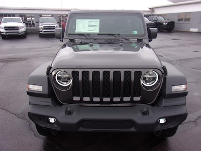 Auto Repair Shop «Bear Chrysler Dodge Jeep Ram», reviews and photos, 1127 Pine St, Berwick, PA 18603, USA