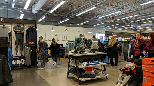 Clothing Store «Nike Factory Store», reviews and photos, 1520 Tanger Mall Dr #1520, Riverhead, NY 11901, USA