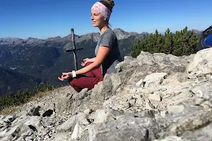 Lechyoga - Regina Egger - Yoga - Bergwandern image