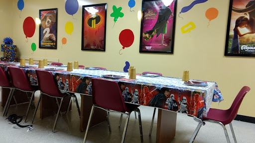 Movie Theater «Regal Cinemas Coldwater Crossing 14», reviews and photos, 211 W Washington Center Rd, Fort Wayne, IN 46825, USA