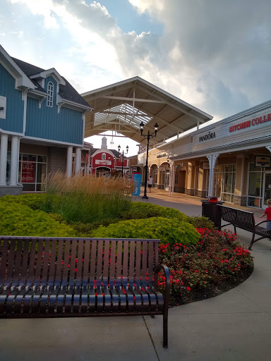 Clothing Store «Nike Factory Store», reviews and photos, 2200 Tanger Blvd #735, Washington, PA 15301, USA