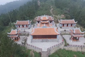 Huong Tich Pagoda image