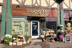 Studio 33 image