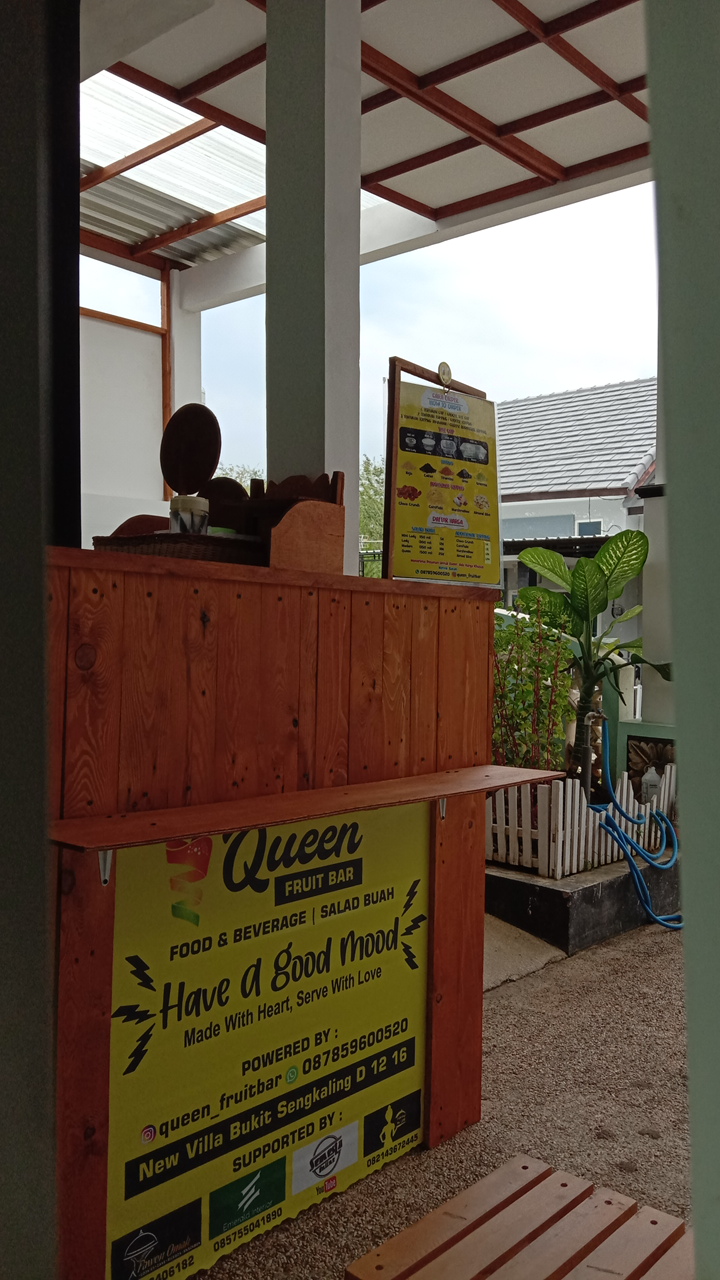 Queen Fruit Bar
