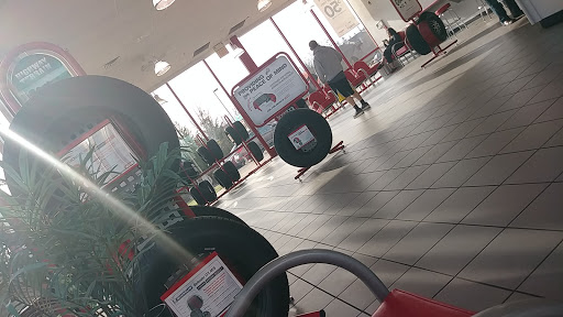 Tire Shop «Discount Tire Store - Beaverton, OR», reviews and photos, 18643 NW Eider Ct, Beaverton, OR 97006, USA