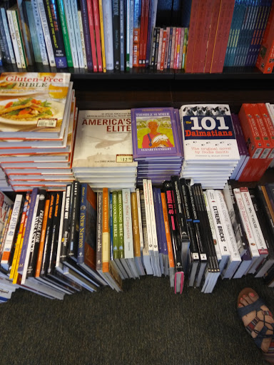 Book Store «Barnes & Noble», reviews and photos, 3120 Fairlane Dr, Allen Park, MI 48101, USA