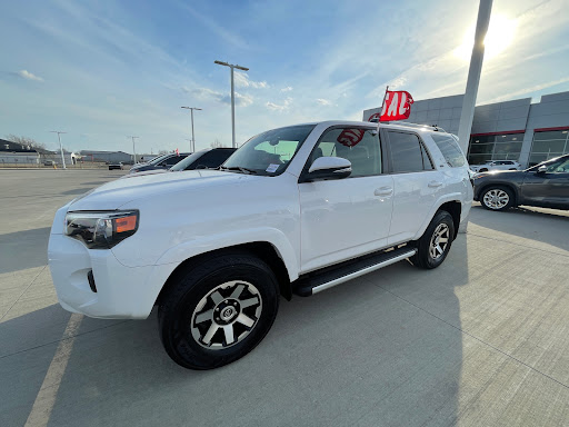 Toyota Dealer «Sam Leman Toyota Bloomington», reviews and photos, 1502 Morrissey Dr, Bloomington, IL 61701, USA