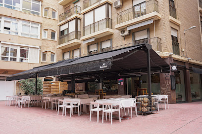 Restaurante Por Herencia - En Plaza Sancho, C. Cánovas del Castillo, 9, 30003 Murcia, Spain