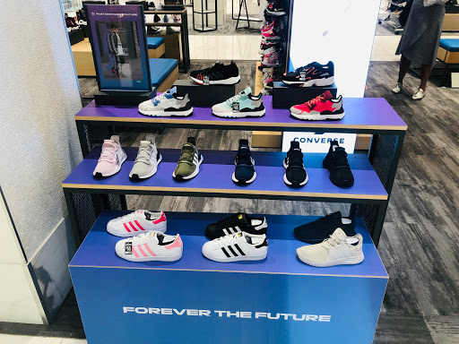 Clothing Store «Finish Line», reviews and photos, 422 Fulton St, Brooklyn, NY 11201, USA