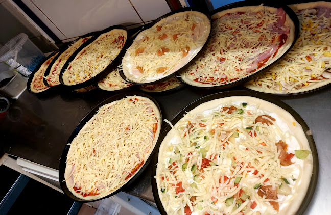 Kalóz Tanya Pizzéria - Pizza