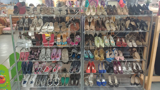 Non-Profit Organization «Youth Alternatives Thrift Shop», reviews and photos, 3103 West Ave, San Antonio, TX 78213, USA