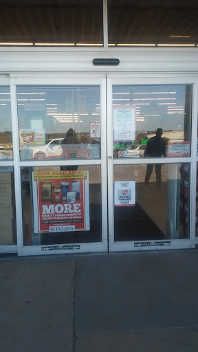 Home Improvement Store «Tractor Supply Co.», reviews and photos, 1715 W Oaklawn Rd a, Pleasanton, TX 78064, USA