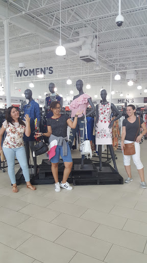 Department Store «Saks OFF 5TH», reviews and photos, 1155 Buck Creek Rd #400, Simpsonville, KY 40067, USA