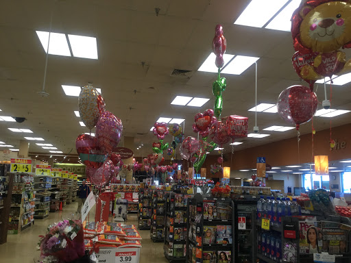 Grocery Store «Schnucks», reviews and photos, 4500 W Lloyd Expy, Evansville, IN 47712, USA