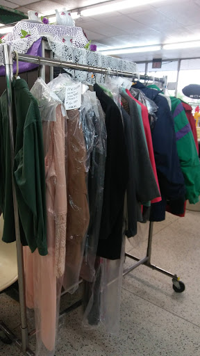 Laundromat «Tubs & Tumbler Coin Laundry & Dry Cleaning Service», reviews and photos, 3680 Elizabeth St, Wayne, MI 48184, USA