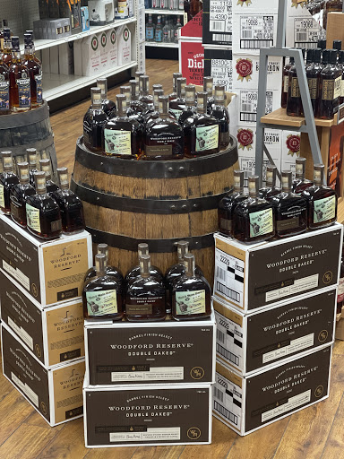 Liquor Store «Peavine Wine & Spirits», reviews and photos, 745 Peavine Rd, Crossville, TN 38571, USA