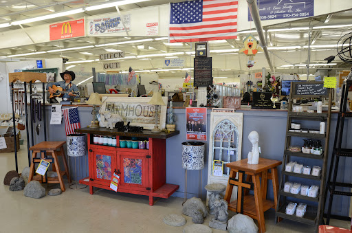 Shopping Mall «Coal County Vendor Mall», reviews and photos, 900 N Main St, Greenville, KY 42345, USA