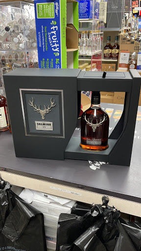 Liquor Store «E & M Food & Liquor», reviews and photos, 7758 Archer Rd, Justice, IL 60458, USA