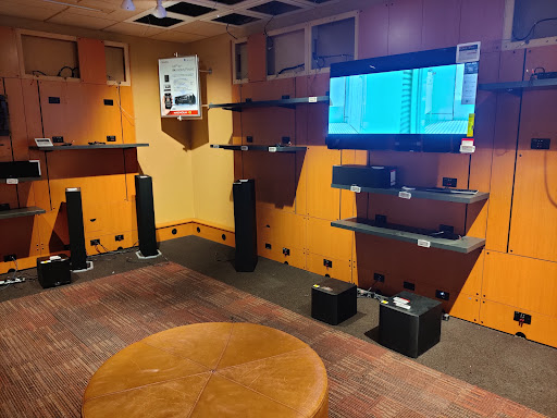 Electronics Store «Best Buy», reviews and photos, 4601 E Colonial Dr, Orlando, FL 32803, USA