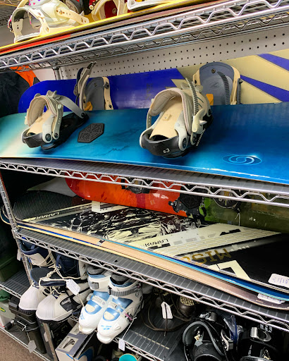 Pawn Shop «Wizebuys PawnBrokers Outlet», reviews and photos, 2928 E Highland Rd, Highland Charter Twp, MI 48356, USA