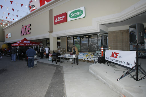 Hardware Store «Roselle Ace Hardware», reviews and photos, 821 E Nerge Rd, Roselle, IL 60172, USA