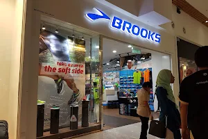 Brooks Running @ IOI City Mall image