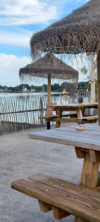 Atmosphère du Restaurant de fruits de mer Le Gros Eric - les huitres de l ile de seniz à Locmariaquer - n°1