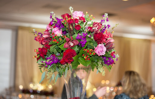 Florist «Carousel Flowers by Shamrock Garden Florist», reviews and photos, 527 S York St, Elmhurst, IL 60126, USA