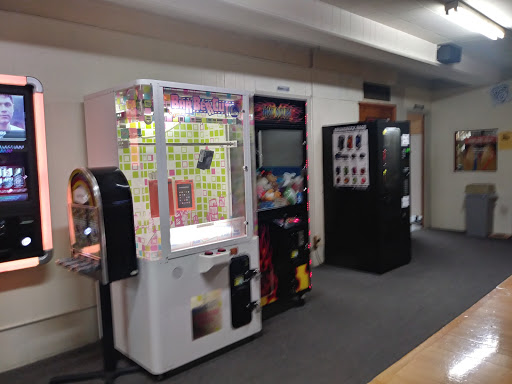 Bowling Alley «Woodburn Bowl», reviews and photos, 435 N Pacific Hwy, Woodburn, OR 97071, USA