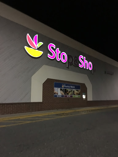 Grocery Store «Stop & Shop», reviews and photos, 333 W River St, Providence, RI 02904, USA