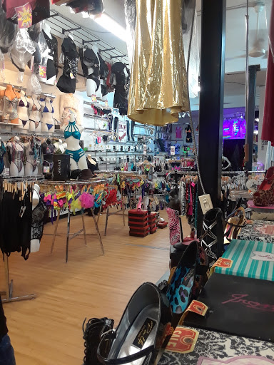 Clothing Store «The Mission Boutique», reviews and photos, 14625 Madison Ave, Lakewood, OH 44107, USA