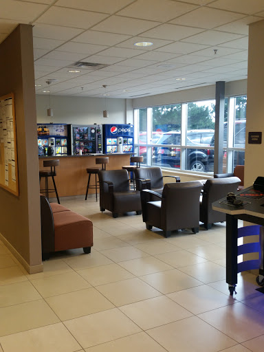 Car Dealer «Metropolitan Ford of Eden Prairie», reviews and photos, 12477 Plaza Dr, Eden Prairie, MN 55344, USA