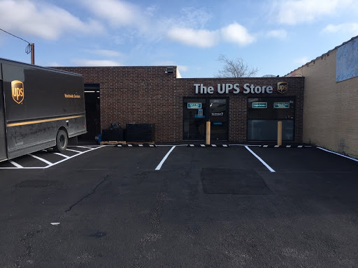 Shipping and Mailing Service «The UPS Store», reviews and photos, 1408 N Riverfront Blvd, Dallas, TX 75207, USA