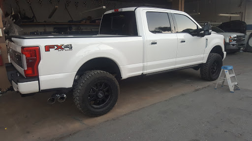 Auto Body Shop «Auto Perfections», reviews and photos, 950 E Whittier Blvd # B, La Habra, CA 90631, USA