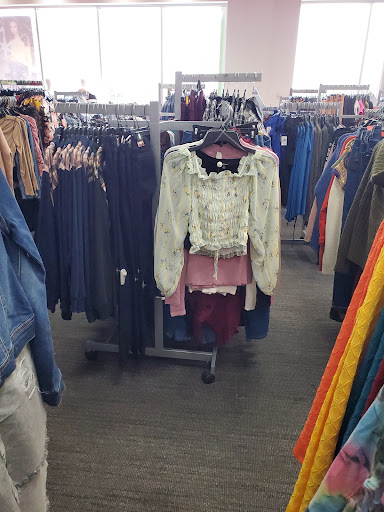 Shopping Mall «McCreless Corner Shopping Center», reviews and photos, 3818 S New Braunfels Ave, San Antonio, TX 78223, USA