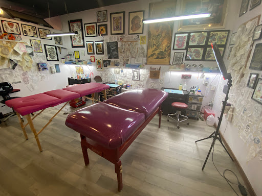 Tattoo Shop «Acme Tattoo and Piercing», reviews and photos, 104 14th St NW, Charlottesville, VA 22903, USA