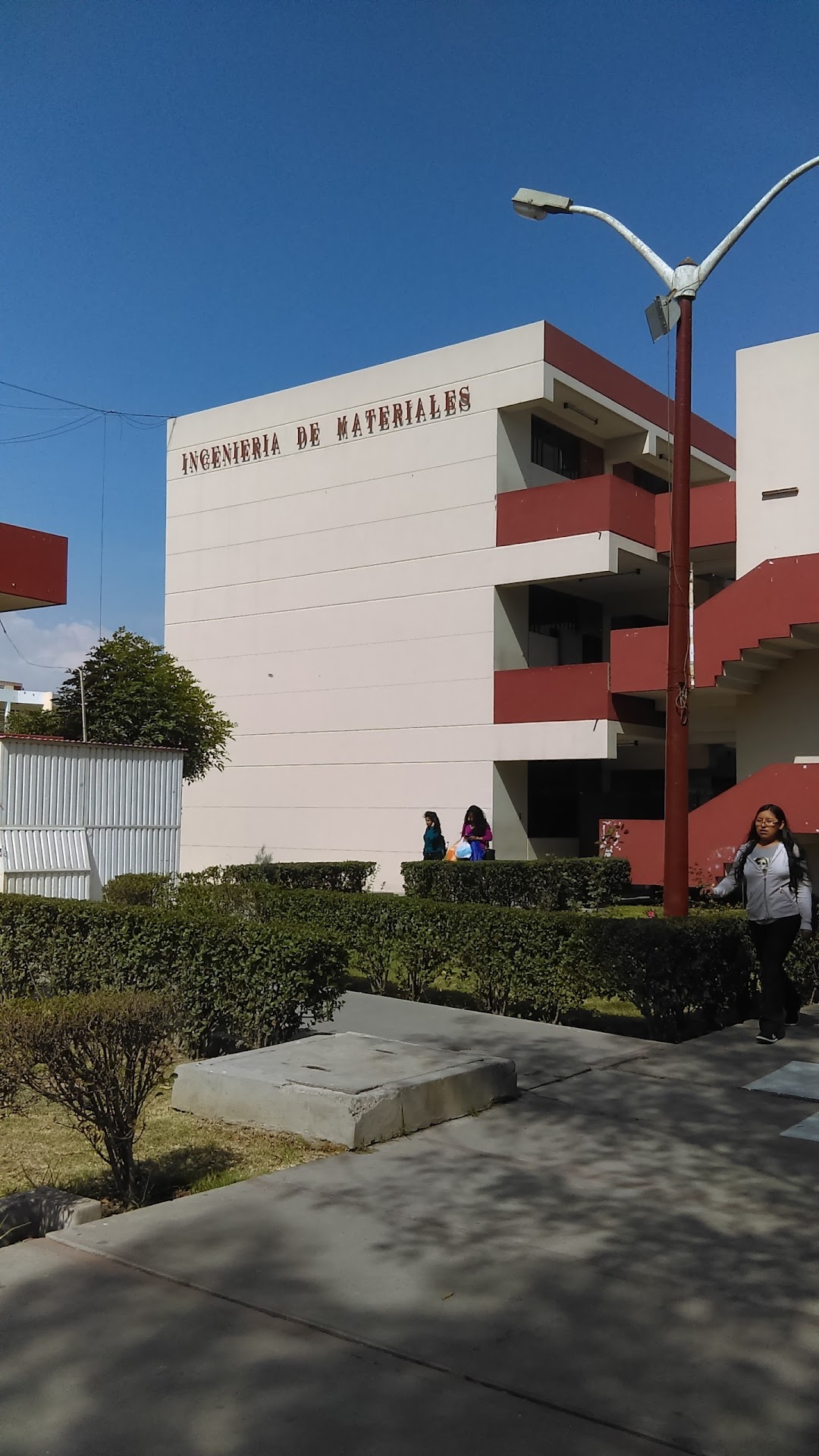 Escuela de ingeniería de materiales