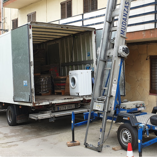 T&M Transportes y Mudanzas – (Canet de Mar)