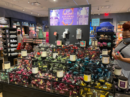 Beauty Supply Store «Bath & Body Works», reviews and photos, 11111 San Jose Blvd, Jacksonville, FL 32223, USA