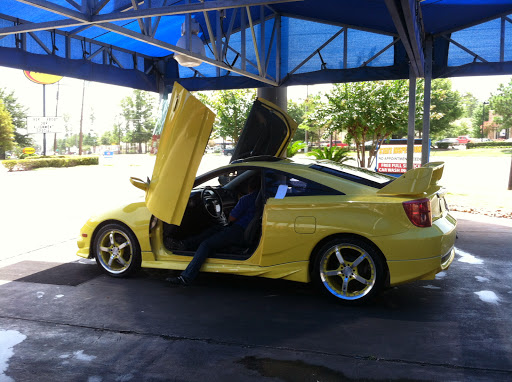 Car Wash «Simoniz Car Wash», reviews and photos, 2502 W Davis St, Conroe, TX 77304, USA