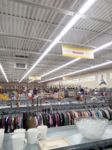 Thrift Store «Thrift Giant Outlet», reviews and photos, 3039 W Northwest Hwy, Dallas, TX 75220, USA