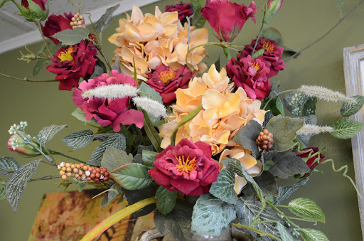 Florist «The Village Flower Shop», reviews and photos, 132 S Addison St, Bensenville, IL 60106, USA